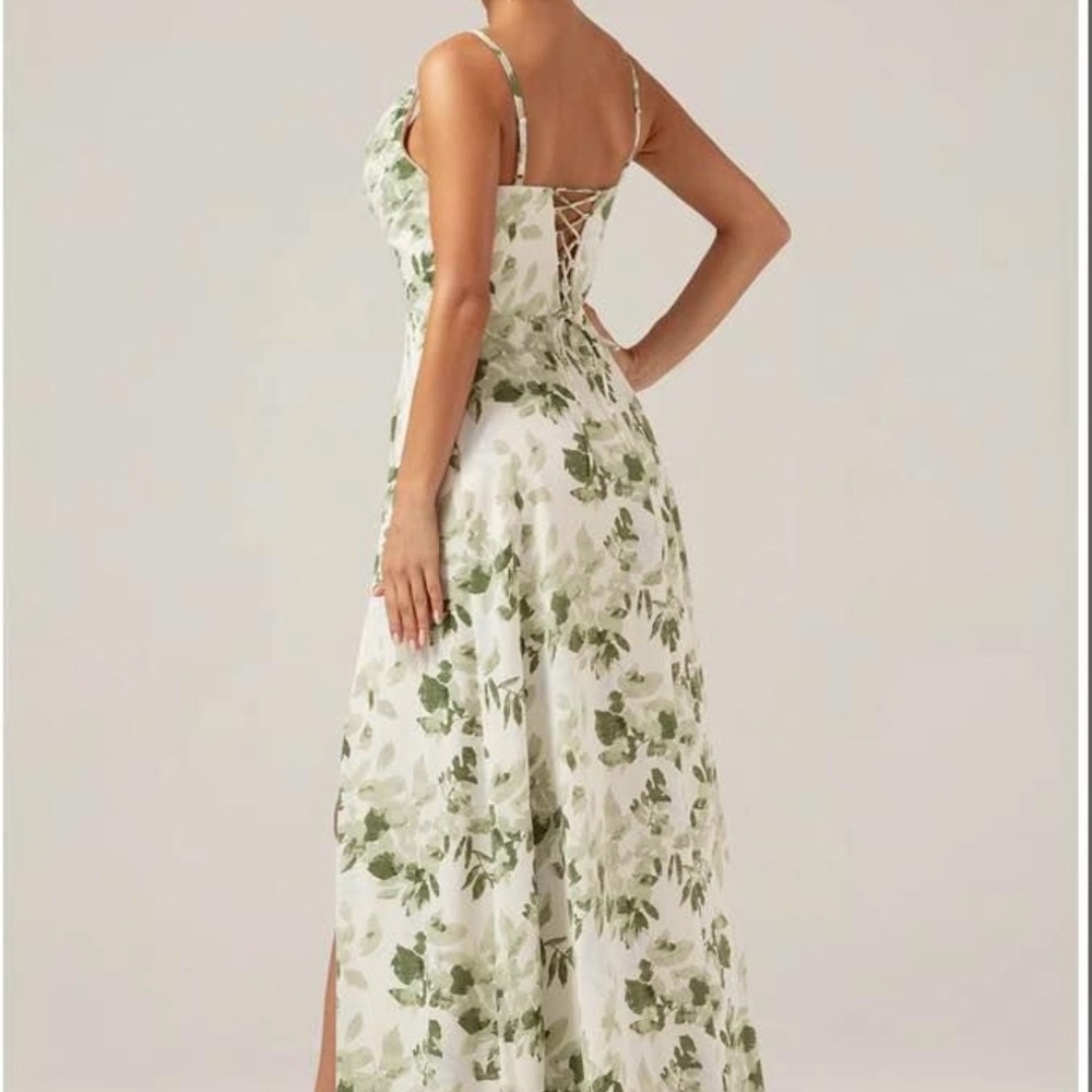 NWOT Elegant Green Floral Maxi Dress - Picture 3 of 3